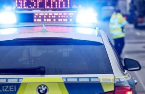 Șofer român pe mașina de curierat, prins de 80 de ori conducând fără permis, în Germania