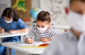 Profesor cu Covid 19, elevi fără lecţii