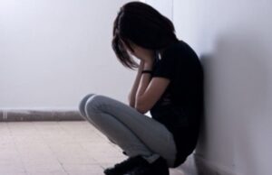 Mama fetei abuzate de profesorul de sport din Tulcea: A chemat-o să se plimbe cu maşina, i-ar fi dat o ţigară şi a luat-o ameţeala