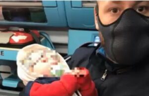 Doi români și-au abandonat bebelușul de 4 luni pe o stradă din Verona. Zeci de familii s-au oferit să aibă grijă de el