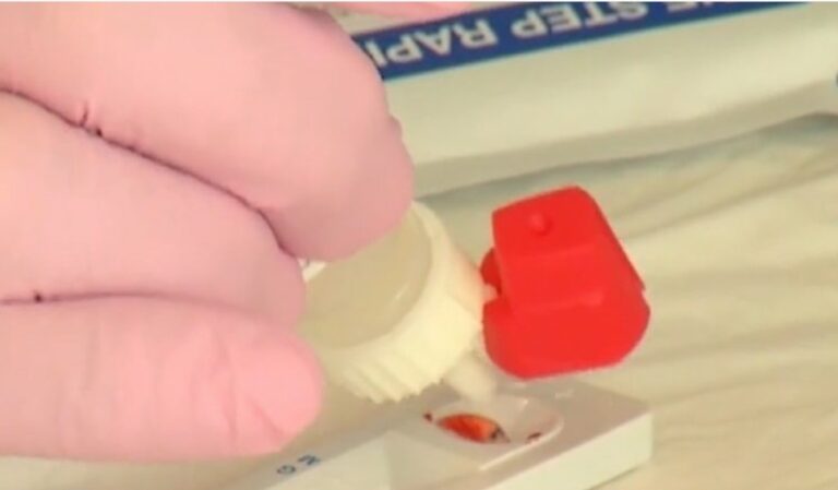 Medicii trag un semnal de alarmă după ce am ajuns la peste 5.000 de cazuri pe zi. „Ne aflăm într-o etapă de creştere accelerată”