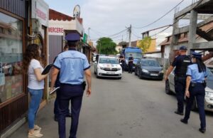 Poliţiştii ies pe străzi pentru prevenirea infectării cu COVID-19