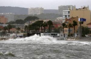 Inundațiile au scos cadavrele din cimitire la suprafață. Viitura le-a dus departe: „Familiile noastre ne-au fost luate”