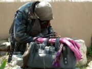 Un om al străzii a câștigat 50.000 de euro, după ce un trecător i-a dat un loz de 1 euro! Ce a făcut cerșetorul cu banii!