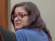 O vedetă YouTube și-a aruncat la gunoi cei doi bebeluși proaspăt născuți