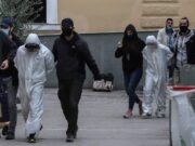 O fată de 15 ani și-a pus iubitul român să-i ucidă mama, în Grecia. Femeia, înjunghiată de zeci de ori