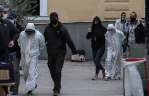 O fată de 15 ani și-a pus iubitul român să-i ucidă mama, în Grecia. Femeia, înjunghiată de zeci de ori