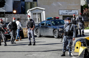 Cinci deținuți au reușit să evadeze dintr-o închisoare din Liban, dar au murit într-un accident rutier, cu o Dacie furată