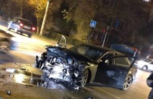 Impact frontal între două autoturisme, în Craiova