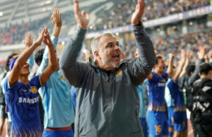 Chinezii, la picioarele lui Olăroiu. Câţi bani îi dau pentru titlul câştigat şi anunţul patronului miliardar