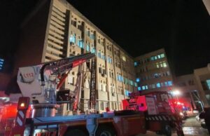 Incendiu la ATI COVID: Un pacient și medicul de gardă care a încercat să îl salveze, în stare critică