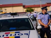 Partidă de amor întreruptă de polițiști, în casa unui om care anunțase un furt! Reacția femeii este de neimaginat