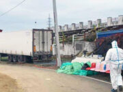 Mort de COVID-19 batjocorit la spitalul din Lugoj. Rudele l-au găsit băgat în sac într-un TIR în curte