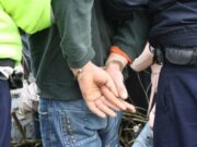 Un bărbat din Satu Mare a spart de două ori acelaşi supermarket. Hoţul voia să fie sigur că e arestat. Motivul e de-a dreptul incredibil