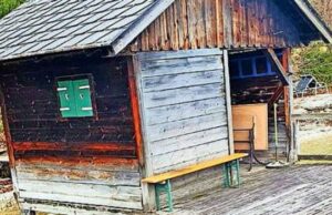 Colibă dărăpănată de 12 metri pătrați, cumpărată de un român cu 775.000 de euro. Proprietatea se află în Austria