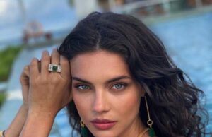 Cristina Ich a uitat să își pună lenjeria intimă pe ea. Iubita lui Alex Pițurcă, apariție provocatoare pe plajă