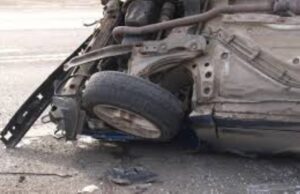 Doi bătrâni, la un pas de moarte în timp ce se întorceau de la cimitir. Mașina lor s-a răsturnat după ce s-a lovit de un alt autoturism