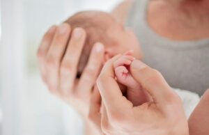 Un bebeluş de 3 zile a murit înecat cu lapte, la Spitalul Judeţean Alba