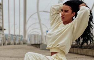 Daniela Crudu, sărut pătimaș cu… o domnișoară focoasă! Imagini interzise cu cele două brunete