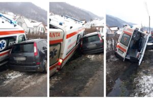 Şoferul unei maşini care a lovit în plin o ambulanţă, în Maramureş, a fugit de la locul accidentului