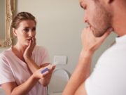 O mamă a trei fete optat pentru sterilet, dar apoi a rămas din nou însărcinată, cu gemeni