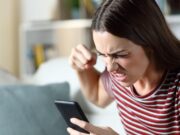 Bărbat înjunghiat de soţie, după ce femeia geloasă nu s-a recunoscut în pozele mai vechi din telefon, şi a crezut că soţul are o amantă, în Mexic