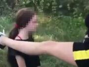 Fata umilită și snopită în bătaie la Târgu Jiu cere daune în instanță: câte 100.000 lei de la fiecare agresoare