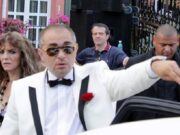 Face chefuri de sute de mii de euro, dar n-are bani ca să plătească apa / „Prințul țiganilor”, într-o ipostază jenantă