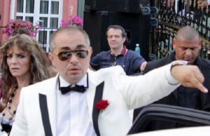 Face chefuri de sute de mii de euro, dar n-are bani ca să plătească apa / „Prințul țiganilor”, într-o ipostază jenantă