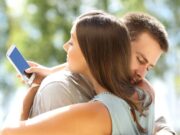 A aflat că iubita l-a înșelat, după ce a văzut un detaliu în ochii acesteia. Despre ce este vorba