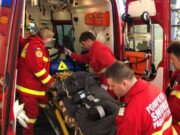 Incident neobișnuit în Botoșani! Un bărbat a ajuns de urgență la spital. Unde și-a introdus un furtun de vin și cu ce scop