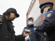 Petrecere de botez, spartă de poliţiştii vâlceni. Oamenii legii au dat amenzi şi la un eveniment privat din Capitală