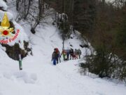 O fetiță de cinci ani și-a văzut părinții murind, după ce au alunecat de pe o stâncă, în Italia