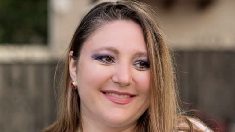 Diana Şoşoacă cheamă românii la revoltă: „Poporul român trebuie sa iasă în stradă! Trădătorii trebuie să dispară”