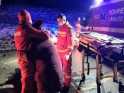 O imagine dureroasă: mama se uită neputincioasă la copilul său, mort în accidentul de pe centura Iaşului