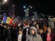 Câte amenzi s-au dat aseară, după ce oamenii au protestat împotriva noilor restricții. Prefectul Capitalei, Alin Stoica : “Jandarmeria a păstrat calmul”