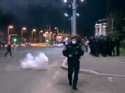 Protestele au degenerat, confruntări violente în Capitală. Zeci de protestatari au fost reţinuţi