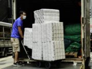 Închisoare pentru cei trei bărbaţi care au furat 600 de role de hârtie igienică, la începutul crizei sanitare