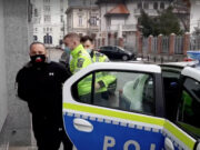 Urmărire ca-n filme pe străzile Bucureștiului. Polițiștii au reținut un bărbat înarmat și fără permis de conducere