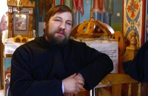 În timp ce alţii ridică biserici, preotul Dan Damaschin a început construcţia unei clinici în care mamele să fie tratate gratis