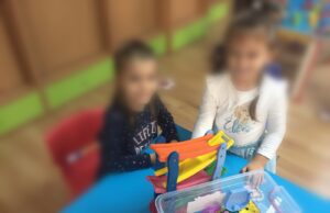 Copii loviți de educatoare, la o grădiniță din Ilfov. Femeia a fost demisă și este anchetată de polițiști