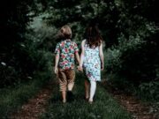 Un băiat de 11 ani a ucis o fetiță de 9 ani care l-a învins într-un joc online