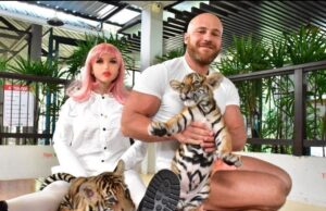 Culturistul Yuri Tolochko a divorțat de Margo, păpușa gonflabilă care i-a devenit soție cu câteva luni în urmă