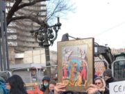 Bătrânica care a făcut senzație la protest. Ce nemulțumiri are la cei 72 de ani