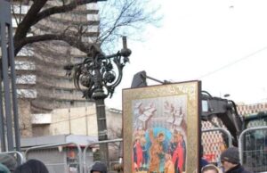 Bătrânica care a făcut senzație la protest. Ce nemulțumiri are la cei 72 de ani