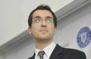 OFICIAL: Vlad Voiculescu DEMIS de premierul Florin Cîţu. Dan Barna va fi ministru interimar al Sănătăţii