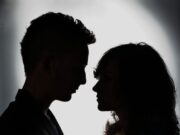 Iubire intensă între un minor și o profesoară de 37 de ani!