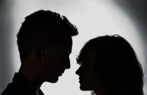 Iubire intensă între un minor și o profesoară de 37 de ani!