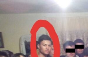 Îl recunoşti? Bărbatul din imagine a ajuns acum idolul femeilor şi face mii de euro din melodiile sale