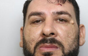 Român gelos condamnat în Anglia pentru că și-a torturat partenera într-o pivniță și a obligat-o să înghită inelul de logodnă